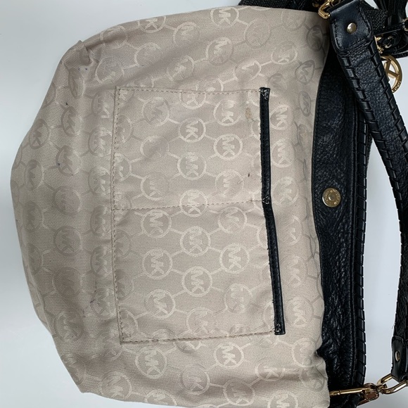 COPY - Michael Kors Bennet Hobo Style Handbag Bla… - Picture 8 of 8